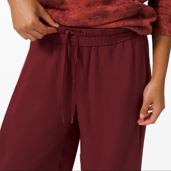 NWT lululemon Dream Om High Rise Crop Size 4 - Picture 3 of 6